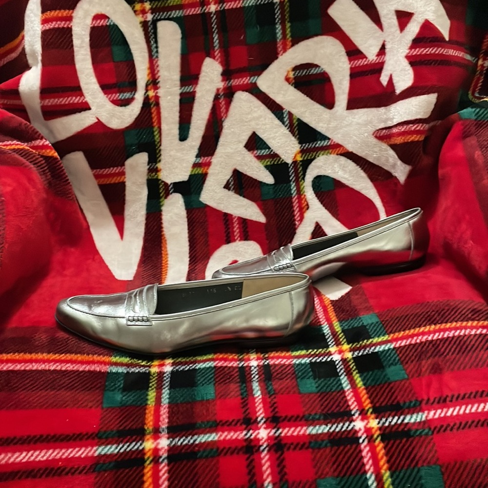 Salvatore Ferragamo Metallic Silver Leather Loafers* - Picture 6 of 10